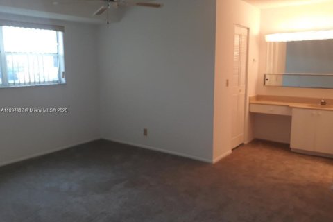 Condominio en alquiler en West Palm Beach, Florida, 2 dormitorios, 75.44 m2 № 1946102 - foto 15