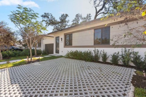 Touwnhouse à vendre à Miami, Floride: 4 chambres, 295.43 m2 № 2170514 - photo 20