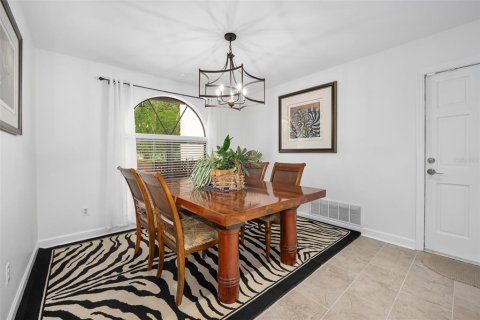 House in Ormond Beach, Florida 5 bedrooms, 296.64 sq.m. № 2227566 - photo 28