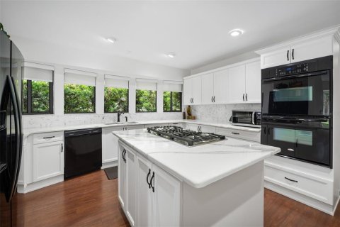 House in Ormond Beach, Florida 5 bedrooms, 296.64 sq.m. № 2227566 - photo 22