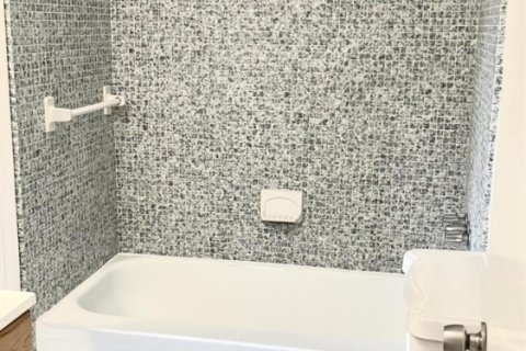 Купить кондоминиум в Норт-Палм-Бич, Флорида 4 комнаты, 61.87м2, № 2082952 - фото 10