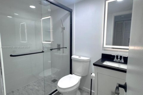 Купить кондоминиум в Пемброк-Пайнс, Флорида 2 спальни, 74.88м2, № 2353087 - фото 28
