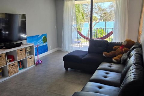 Condominio en venta en Pompano Beach, Florida, 2 dormitorios, 106.84 m2 № 2083177 - foto 3