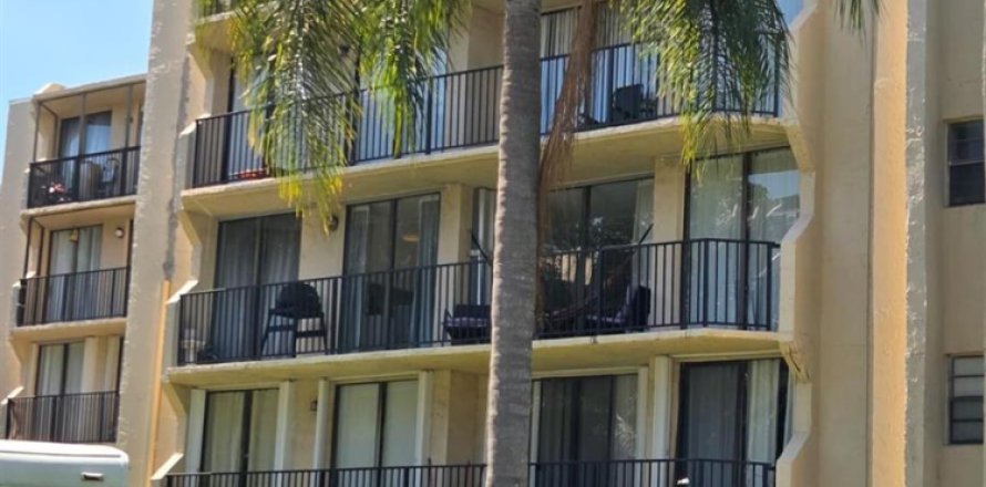 Condominio en Pompano Beach, Florida, 2 dormitorios № 2083177