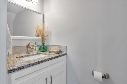 Townhouse in Saint Petersburg, Florida 3 bedrooms, 133.5 sq.m. № 1879163 - photo 25