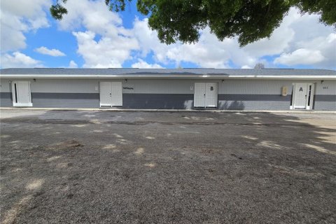 Commercial property in Largo, Florida 717.39 sq.m. № 2110245 - photo 15