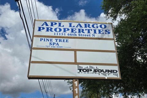 Commercial property in Largo, Florida 717.39 sq.m. № 2110245 - photo 4