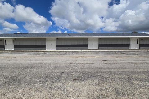 Commercial property in Largo, Florida 717.39 sq.m. № 2110245 - photo 13
