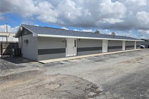 Commercial property in Largo, Florida 717.39 sq.m. № 2110245 - photo 12