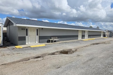 Commercial property in Largo, Florida 717.39 sq.m. № 2110245 - photo 9