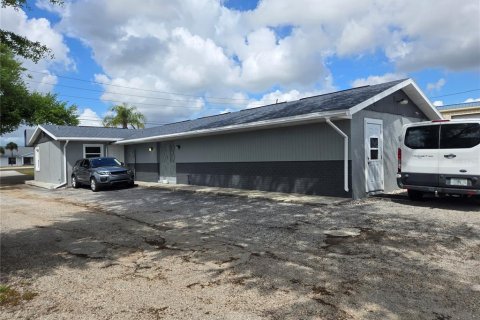 Commercial property in Largo, Florida 717.39 sq.m. № 2110245 - photo 7