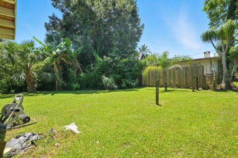 Villa ou maison à vendre à New Smyrna Beach, Floride: 2 chambres, 91.97 m2 № 1886262 - photo 19