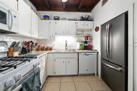 Villa ou maison à vendre à New Smyrna Beach, Floride: 2 chambres, 91.97 m2 № 1886262 - photo 11