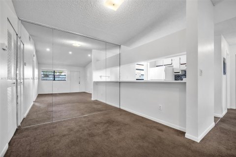Купить кондоминиум в Хайалиа, Флорида 2 спальни, 83.61м2, № 1727734 - фото 11