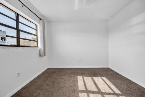 Купить кондоминиум в Хайалиа, Флорида 2 спальни, 83.61м2, № 1727734 - фото 20