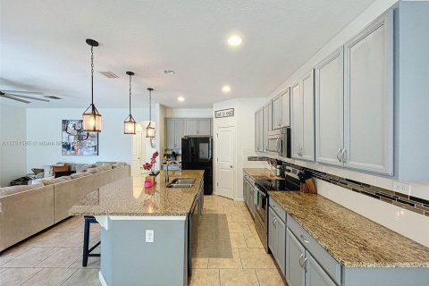 House in Saint Cloud, Florida 5 bedrooms, 325.99 sq.m. № 1732088 - photo 26