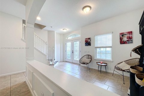 House in Saint Cloud, Florida 5 bedrooms, 325.99 sq.m. № 1732088 - photo 14