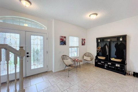 House in Saint Cloud, Florida 5 bedrooms, 325.99 sq.m. № 1732088 - photo 12