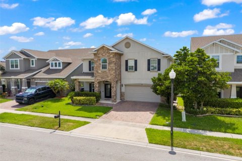House in Saint Cloud, Florida 5 bedrooms, 325.99 sq.m. № 1732088 - photo 4