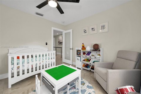 House in Miami, Florida 5 bedrooms, 225.29 sq.m. № 1930889 - photo 22