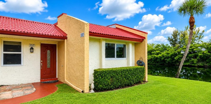 Apartment in West Palm Beach, Florida 2 bedrooms, 92.9 sq.m. № 2243845