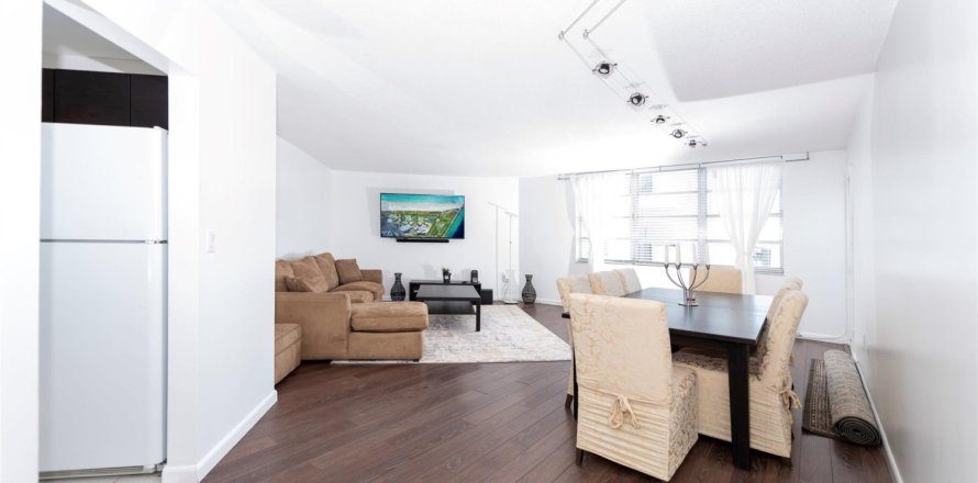 Condominio en Aventura, Florida, 1 dormitorio № 1186572