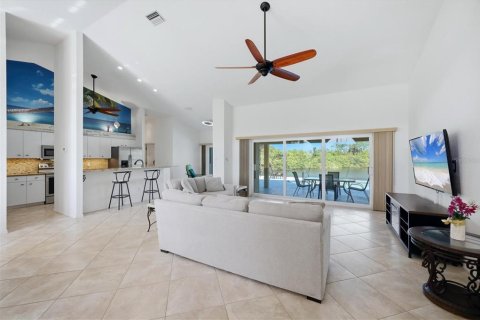 Villa ou maison à vendre à Rotonda, Floride: 3 chambres, 182.46 m2 № 2416871 - photo 6