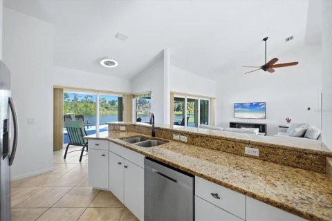Villa ou maison à vendre à Rotonda, Floride: 3 chambres, 182.46 m2 № 2416871 - photo 8
