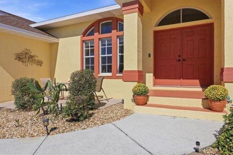 Villa ou maison à vendre à Rotonda, Floride: 3 chambres, 182.46 m2 № 2416871 - photo 4