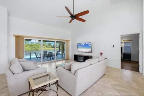 Villa ou maison à vendre à Rotonda, Floride: 3 chambres, 182.46 m2 № 2416871 - photo 12