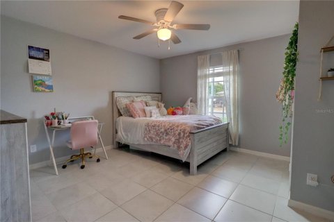 House in North Port, Florida 4 bedrooms, 169.45 sq.m. № 2156852 - photo 26