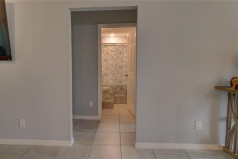 House in North Port, Florida 4 bedrooms, 169.45 sq.m. № 2156852 - photo 22