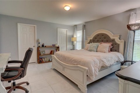 House in North Port, Florida 4 bedrooms, 169.45 sq.m. № 2156852 - photo 16