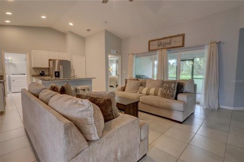 House in North Port, Florida 4 bedrooms, 169.45 sq.m. № 2156852 - photo 8