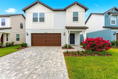 House in Wesley Chapel, Florida 4 bedrooms, 214.05 sq.m. № 2200540