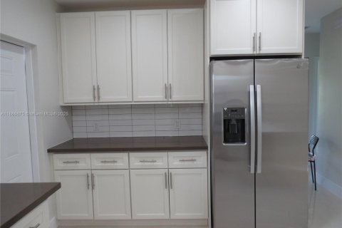 Propiedad comercial en venta en Fort Lauderdale, Florida, 258.27 m2 № 1941653 - foto 13