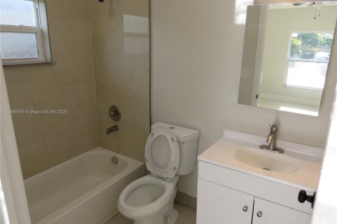 Propiedad comercial en venta en Fort Lauderdale, Florida, 258.27 m2 № 1941653 - foto 25