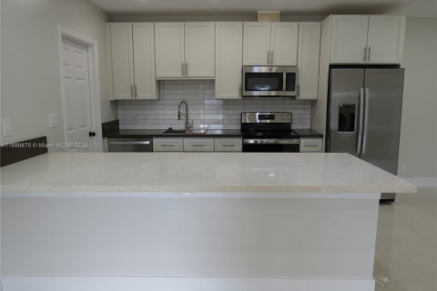 Propiedad comercial en venta en Fort Lauderdale, Florida, 258.27 m2 № 1941653 - foto 20