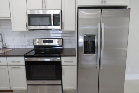 Propiedad comercial en venta en Fort Lauderdale, Florida, 258.27 m2 № 1941653 - foto 15