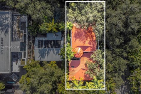 Купить коммерческую недвижимость в Майами, Флорида № 2051064 - фото 2