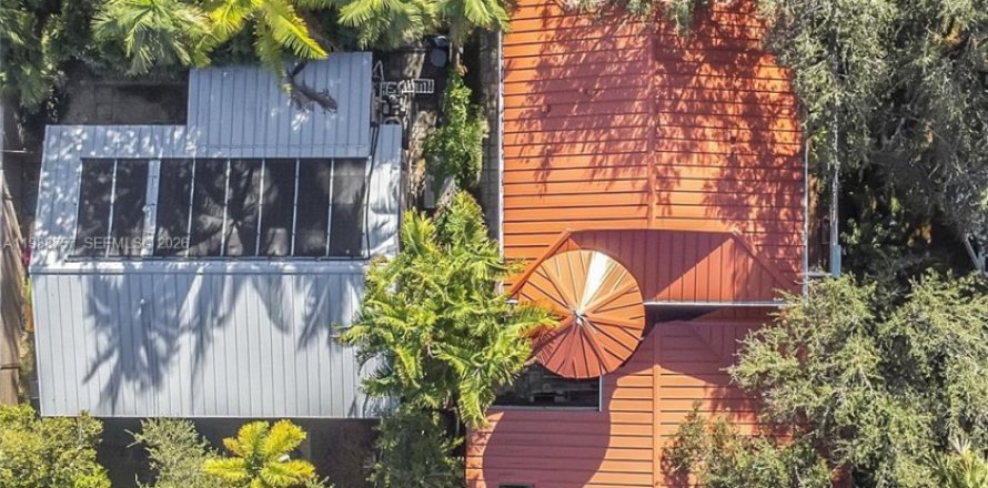 Коммерческая недвижимость в Майами, Флорида № 2051064