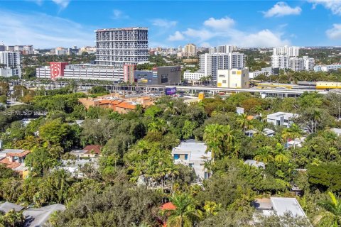 Купить коммерческую недвижимость в Майами, Флорида № 2051064 - фото 12