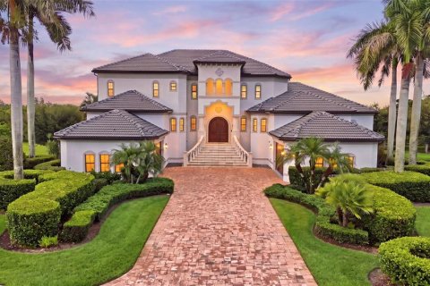 Villa ou maison à vendre à Port Charlotte, Floride: 4 chambres, 525.36 m2 № 2304540 - photo 2