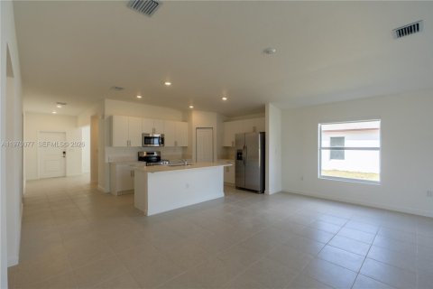 House in Miami, Florida 4 bedrooms № 2040661 - photo 20