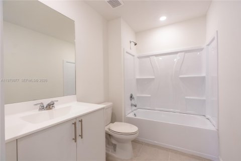 House in Miami, Florida 4 bedrooms № 2040661 - photo 28