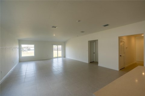 House in Miami, Florida 4 bedrooms № 2040661 - photo 7