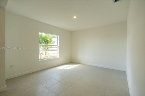 House in Miami, Florida 4 bedrooms № 2040661 - photo 13