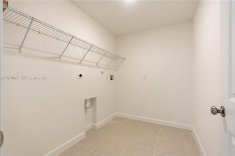 House in Miami, Florida 4 bedrooms № 2040661 - photo 26