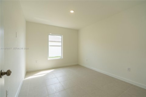 House in Miami, Florida 4 bedrooms № 2040661 - photo 29