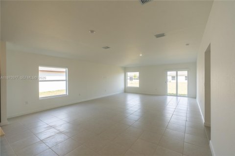 House in Miami, Florida 4 bedrooms № 2040661 - photo 8